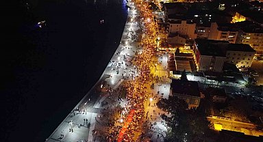 Çanakkale'de Cumhuriyet coşkusu fener alayıyla taçlandı