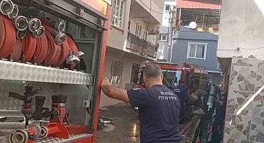 Çatı katında çıkan yangın paniğe neden oldu
