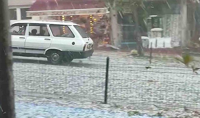 Çaycuma'da ceviz büyüklüğünde dolu yağışı hayatı olumsuz etkiledi