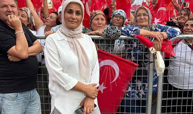 CHP Aksu Kadın Kolları Başkanı Menzil Çakmak görevinden istifa etti