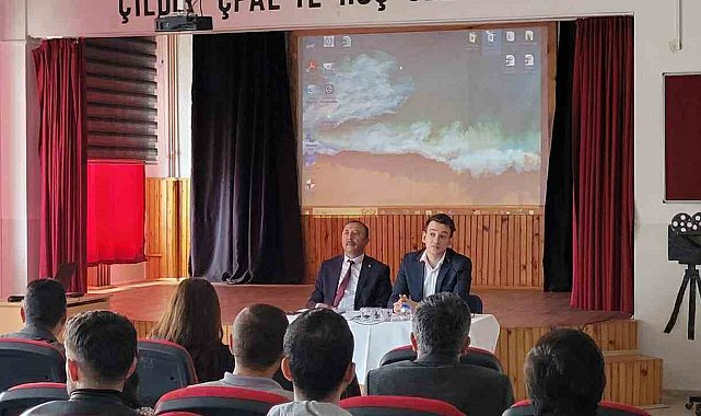 Çıldır'da taşımalı eğitim servis şoförleri ile toplantı yapıldı