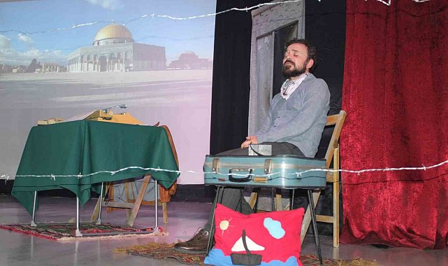 Çınarcık'ta "Bir Filistin Hikayesi" adlı oyun sahnelendi