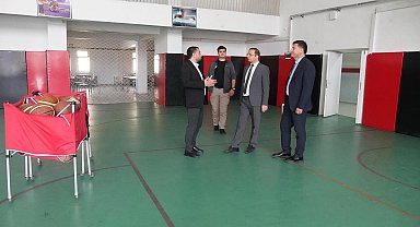Cizre Kaymakamı Baycar, Spor Lisesinde incelemelerde bulundu