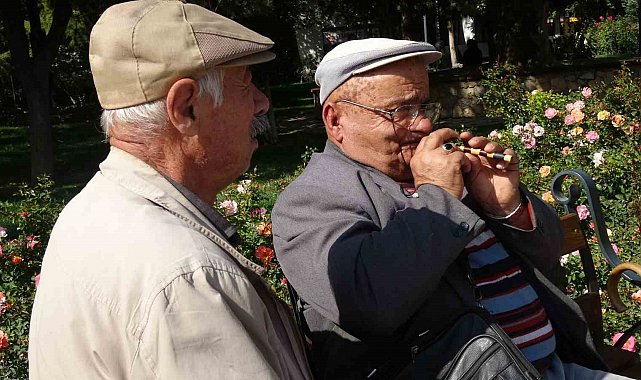Çocukluğundan beri çaldığı sipsiyi yanından hiç ayırmıyor