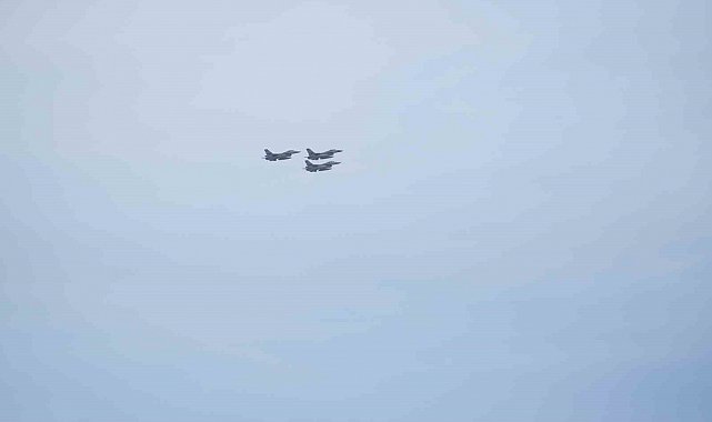 Çorum'da prova uçuşu yapan savaş uçakları nefes kesti