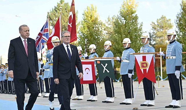Cumhurbaşkanı Erdoğan İngiltere Başbakanı Starmer'i resmi törenle karşıladı
