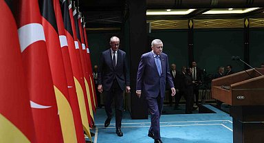 Cumhurbaşkanı Erdoğan'dan Merz'e Gazze tepkisi: "İsrail yine bombalarla özellikle Gazze'yi vurmuştur, bunları Almanya olarak sizler görmüyor musunuz?"