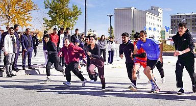 Cumhuriyet Koşusu gençlerin enerjisiyle tamamlandı