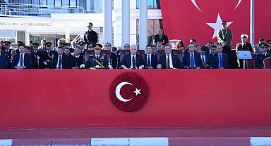Cumhuriyet'in 102. yıl dönümü Vatan Caddesi'nde coşkuyla kutlandı
