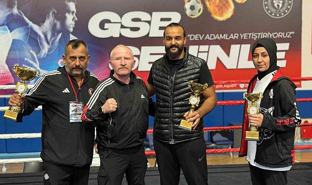 Cumhuriyete Giden Yol Muaythai Şampiyonası yapıldı