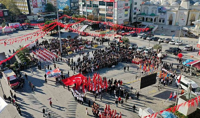 Cumhuriyetin 102. yılında Esenyurt'ta görkemli kutlama