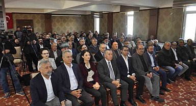 DEM Parti Genel Başkanı Bakırhan: "PKK'nın kendisini feshetmesi, en son da artık Türkiye sınırları dışına çıkarak, Türkiye devletine silah çevirmeyeceğini belirtmesi tarihi bir önemdedir"