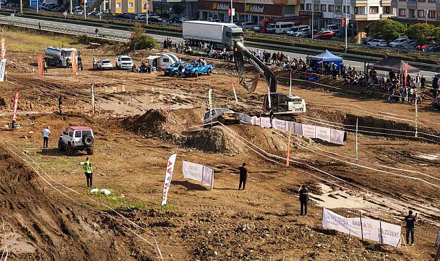 Deniz kenarında gerçekleştirilen zorlu Off-Road yarışları nefesleri kesti