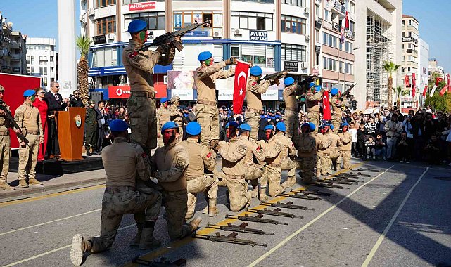 Denizli'de Cumhuriyetin 102. yılı coşkuyla kutlandı