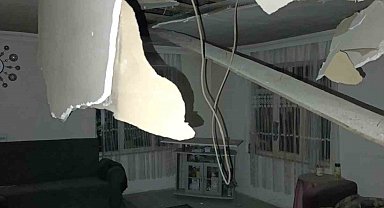 Depremde Gördes'te bir evin tavanı çöktü