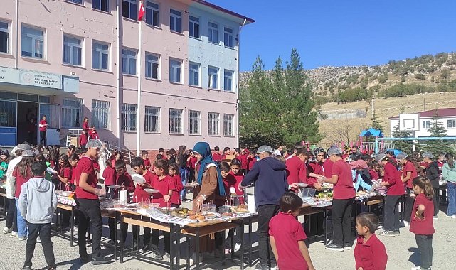 Dicle'de öğrencilerden Gazze'ye yardım etkinliği