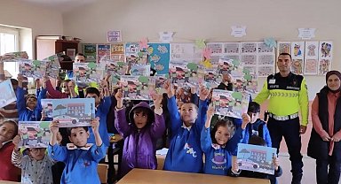 Diyadin'de jandarmadan öğrencilere trafik eğitimi