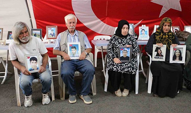 Diyarbakır anneleri, Bahçeli'nin söylemini sevinçle karşıladı