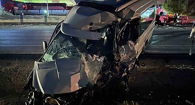 Diyarbakır'da yolcu minibüsü ile tanker çarpıştı: 1 yaralı
