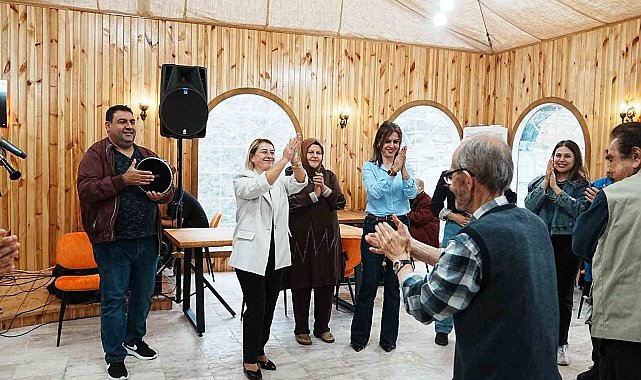 Dünya yaşlılar gününde 'yaşımız hep 18' etkinliği