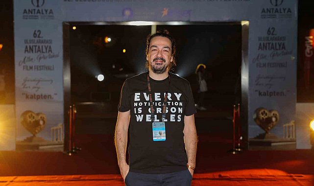 Dünyanın ilk yapay zeka belgeseli "post truth" Altın Portakal'da seyirciyle buluştu