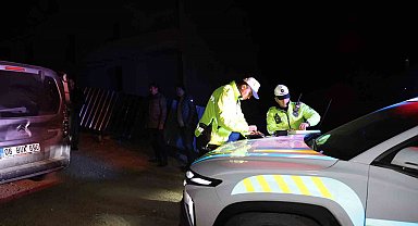 Dur ihtarına uymadı, çıkmaz sokakta yakalandı