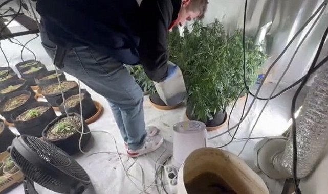 Düzce'de eve düzenlenen operasyonda uyuşturucu imalathanesi ortaya çıkarıldı