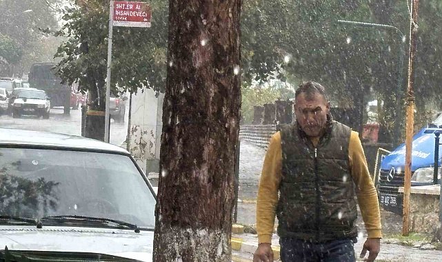 Edirne'de sağanak yağış etkili oldu