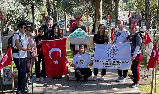 Efeler'de gençlerden vefa yürüyüşü