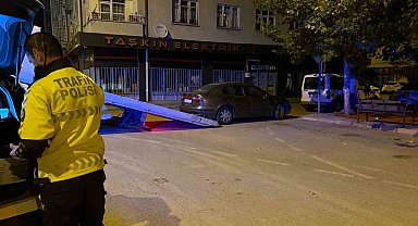 Ehliyetsiz sürücü kural tanımadı