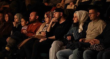 Ekim takvimi "Mükemmel Partner" tiyatrosu ile son buldu