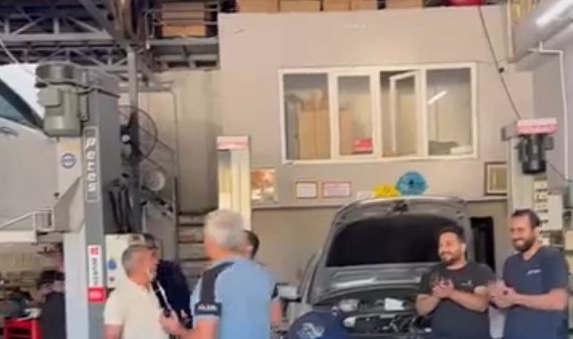 Elazığ Oto Sanayisi'nde renkli anlar: Davul zurnayla aracını teslim aldı