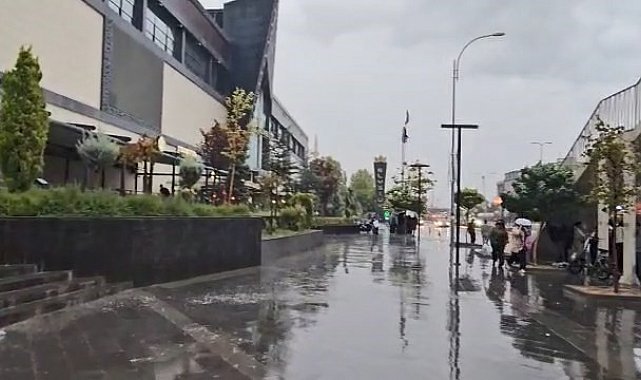 Elazığ'da sağanak ve fırtına etkili oldu