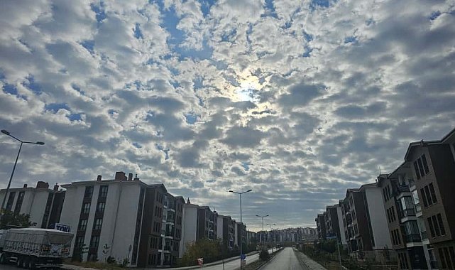 Elazığ'da sirrokümülüs bulutları görsel şölen sundu