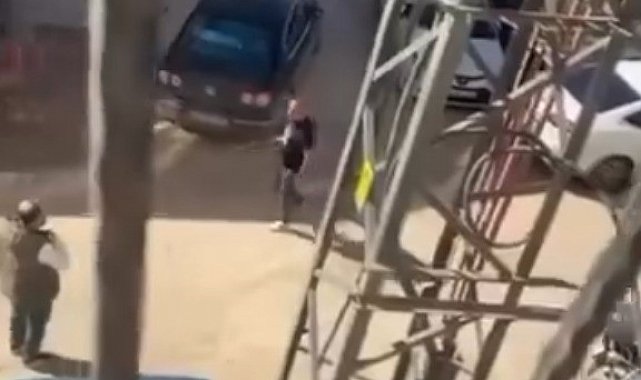 Elindeki tüfekle, "Kim hırsız" diye bağırıp havaya ateş açtı