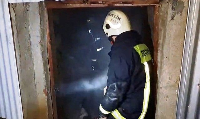 Emet'te ahşap ev yangını