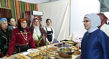 Emine Erdoğan, 5. Rize Gastronomi Günleri'ne katıldı: "Bu anlamlı buluşma, Rize'nin kültürel hafızasını da geleceğe taşıyan bir adım"