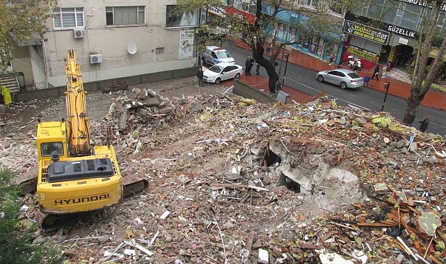 Ereğli'de bina yıkımı sırasında gaz sızıntısı paniğe neden oldu