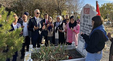 Ermenek'teki maden faciasında hayatını kaybeden işçiler mezarları başında anıldı