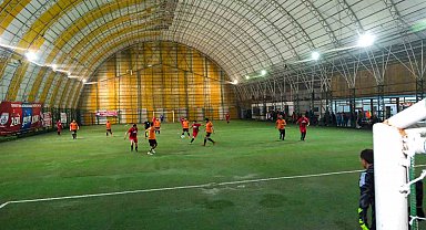 Erzincan Belediyesi birimler arası halı saha futbol turnuvası başladı
