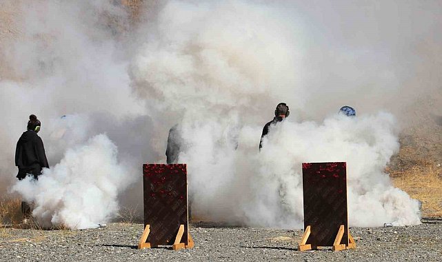 Erzincan polisi hedefi 12'den vuruyor