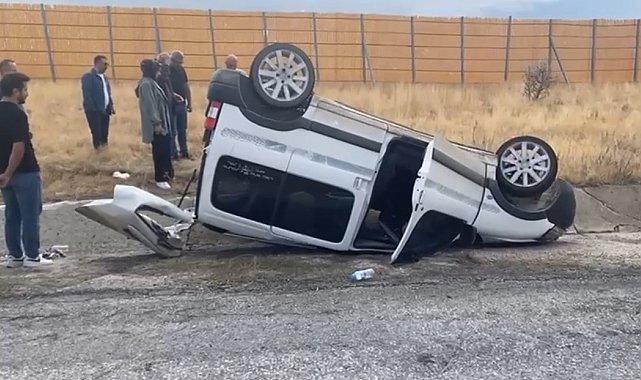 Erzincan'da takla atan araçtaki 4 kişi yaralandı