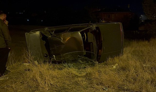 Erzincan'da takla atan otomobilin sürücüsü yaralandı