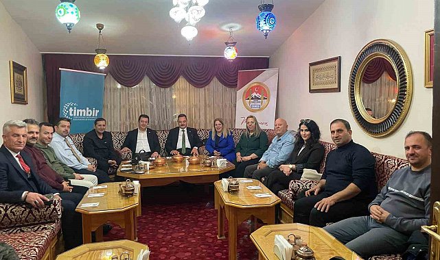 Erzurum'da Akademi ve Medya Temsilcileri dijital çağı değerlendirdi