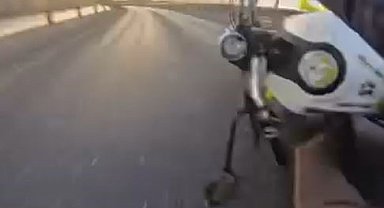 Esenyurt'ta motosiklet kazası kamerada