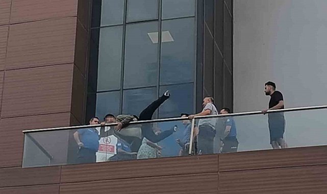 Eşinin terk etmesine sinirlenen şahıs, yine eşi tarafından ikna edildi