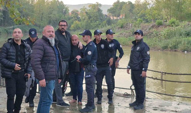 Eşiyle tartıştı, ırmağa atladı