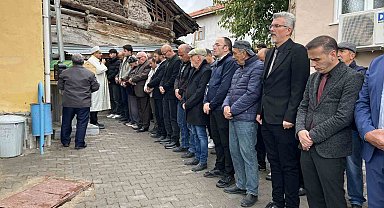 Eski eşi tarafından öldürülen 2 çocuk annesi kadın toprağa verildi