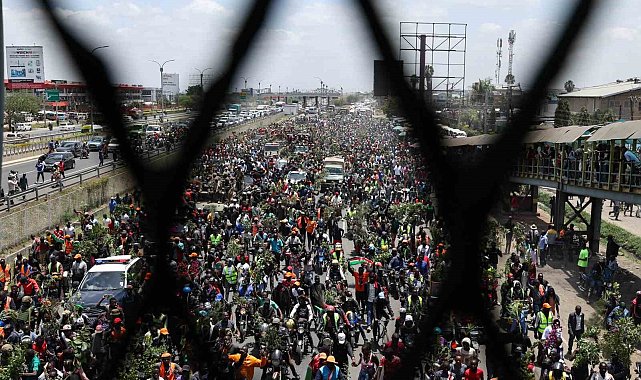 Eski Kenya Başbakanı Odinga'nın cenazesinde polisle ziyaretçiler arasında çatışma: En az 4 ölü