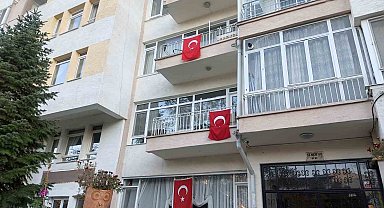 Eskişehir'de evler ve dükkanlar Türk bayrakları ile dolup taştı
